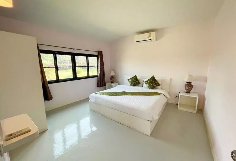 Hotelli Phureenun Resort