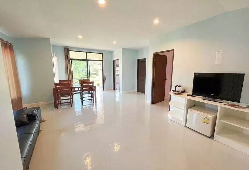 Hotelli Phureenun Resort