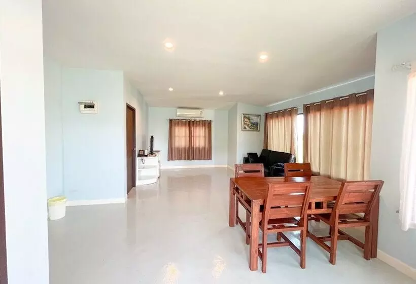 Hotelli Phureenun Resort