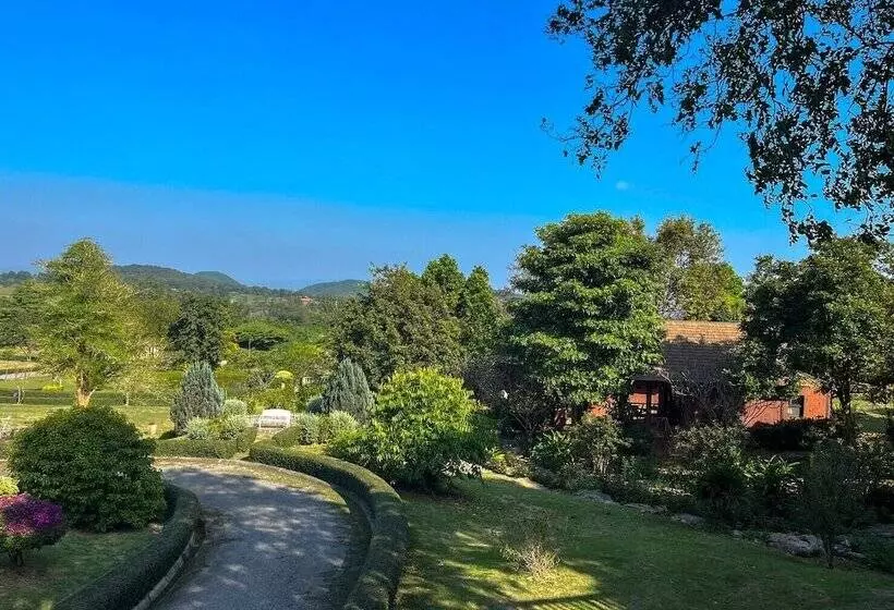 Hotelli Phureenun Resort