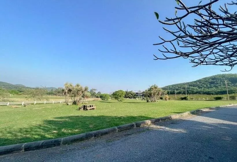 Hotelli Phureenun Resort