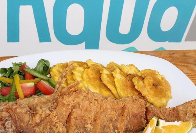 Hotel Show Pony Beach Resort