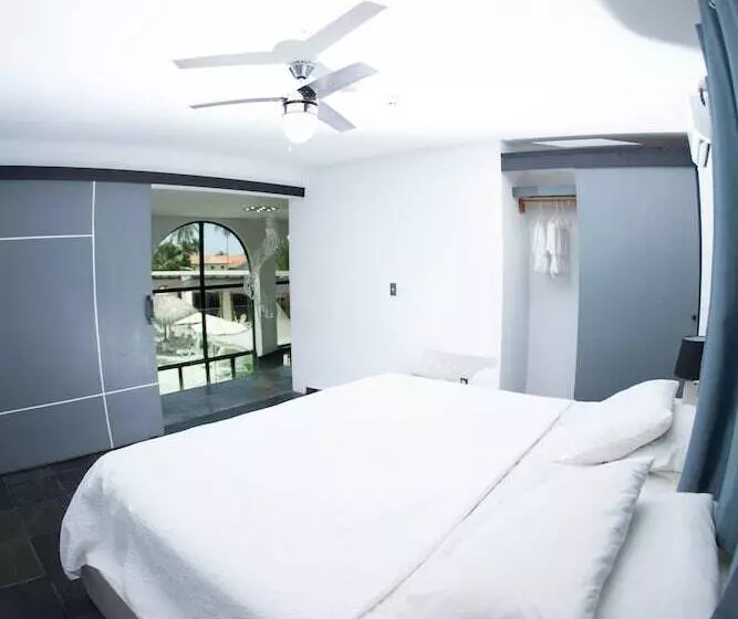 ホテル Show Pony Beach Resort