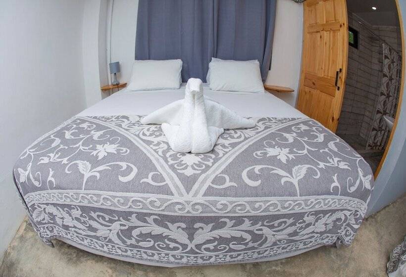 Hotel Show Pony Beach Resort