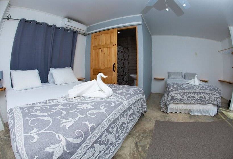 Hotel Show Pony Beach Resort