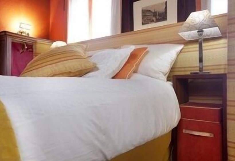 پانسیون Conde De Ferreira Palace