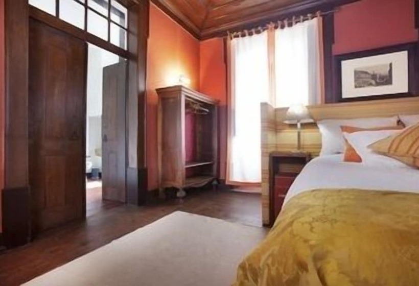 پانسیون Conde De Ferreira Palace