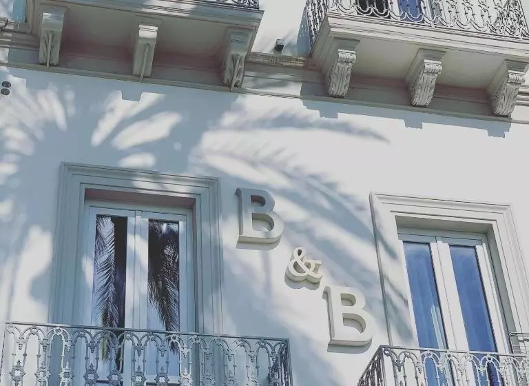 ペンション Liberty Palace