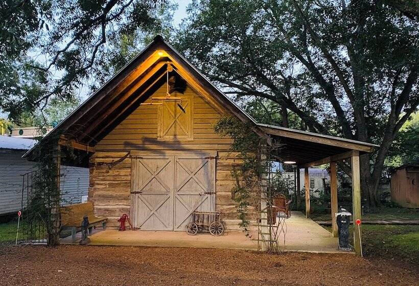 פנסיון Pecan Grove Cottages