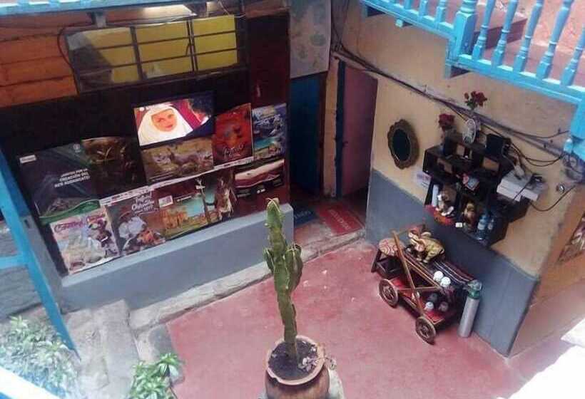 Qori Inn B&b   Hostel