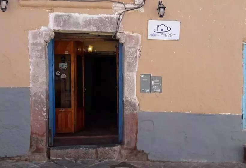 Qori Inn B&b   Hostel