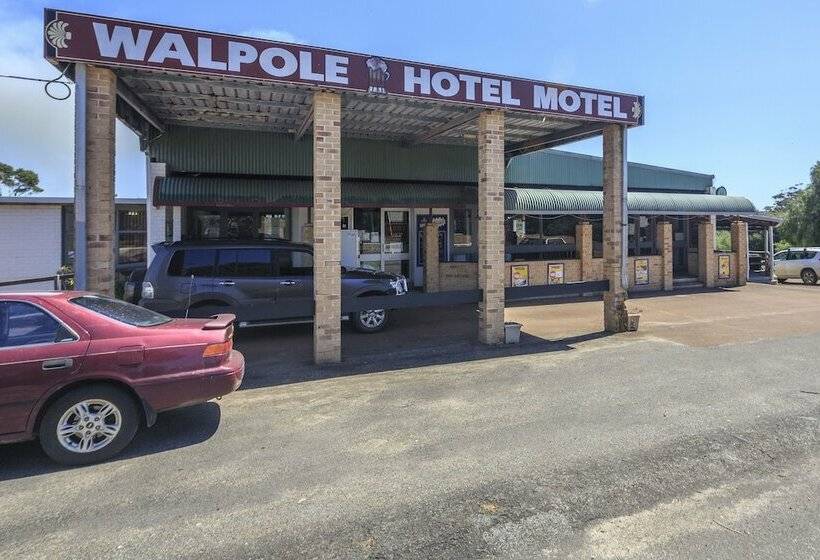 The Walpole Hotel Motel