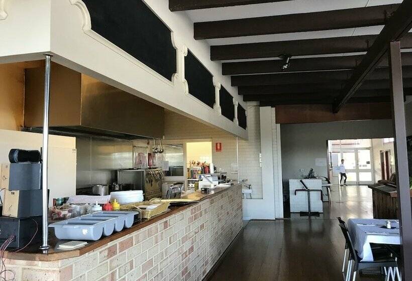 The Walpole Hotel Motel