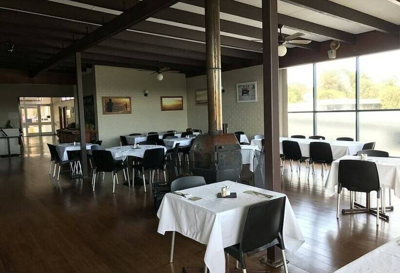 The Walpole Hotel Motel