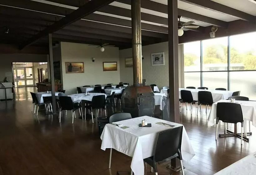 The Walpole Hotel Motel