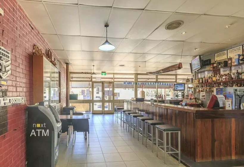 The Walpole Hotel Motel