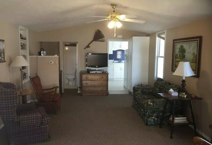 The Wellington Cottage