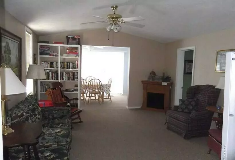 The Wellington Cottage