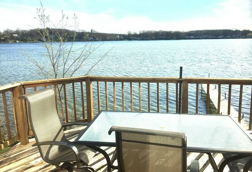 The Wellington Cottage