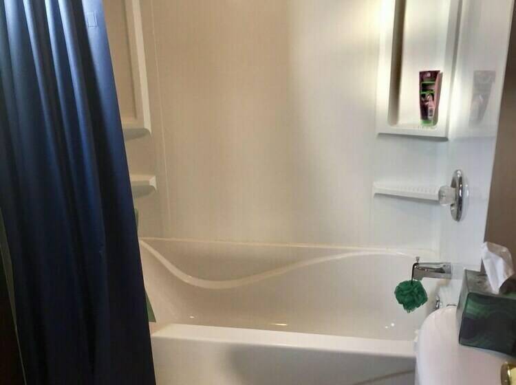 The Wellington Cottage