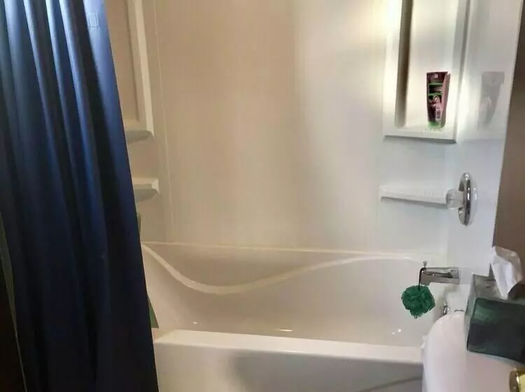 The Wellington Cottage