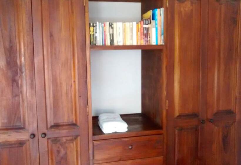 Tinva Hostal   Hostel