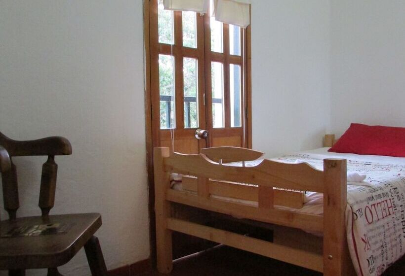 Tinva Hostal   Hostel