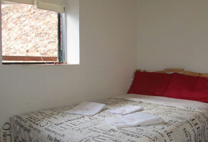 Tinva Hostal   Hostel