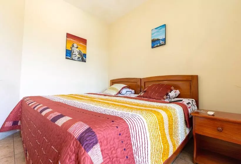 Aamiaismajoitus (B&B) Ariana´s Galapagos Hostal