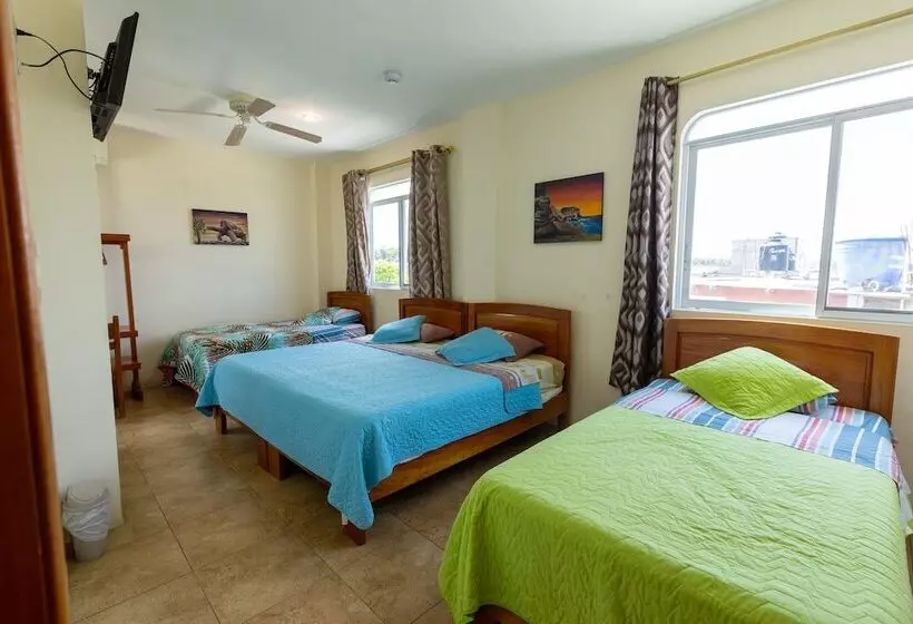 Aamiaismajoitus (B&B) Ariana´s Galapagos Hostal