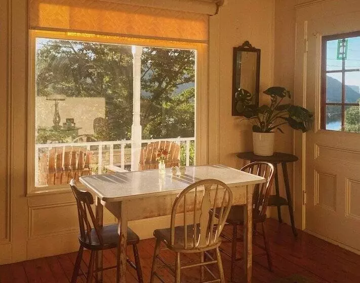 Aamiaismajoitus (B&B) Harvest Barn Inn