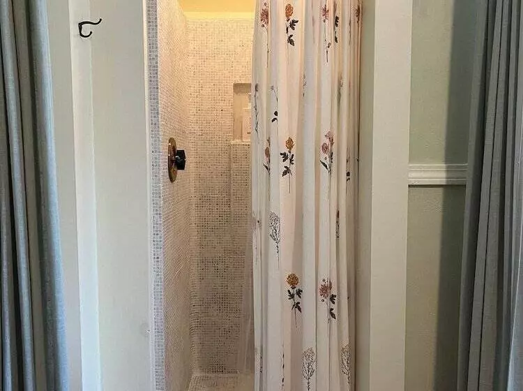 Aamiaismajoitus (B&B) Harvest Barn Inn