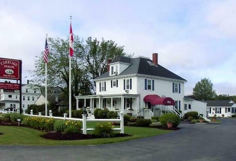 Carriage House Motel Cottages & Suites