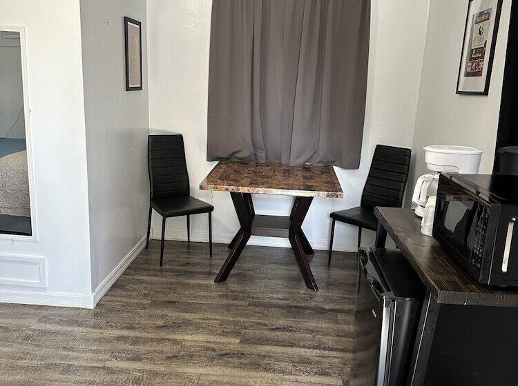 Chewelah Motel And Rv Park