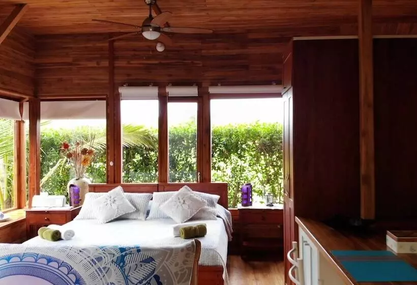 Chez Manany Galapagos Eco Lodge