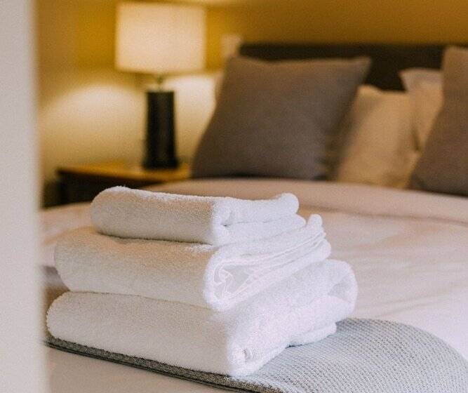 簡易ホテル The Pointer