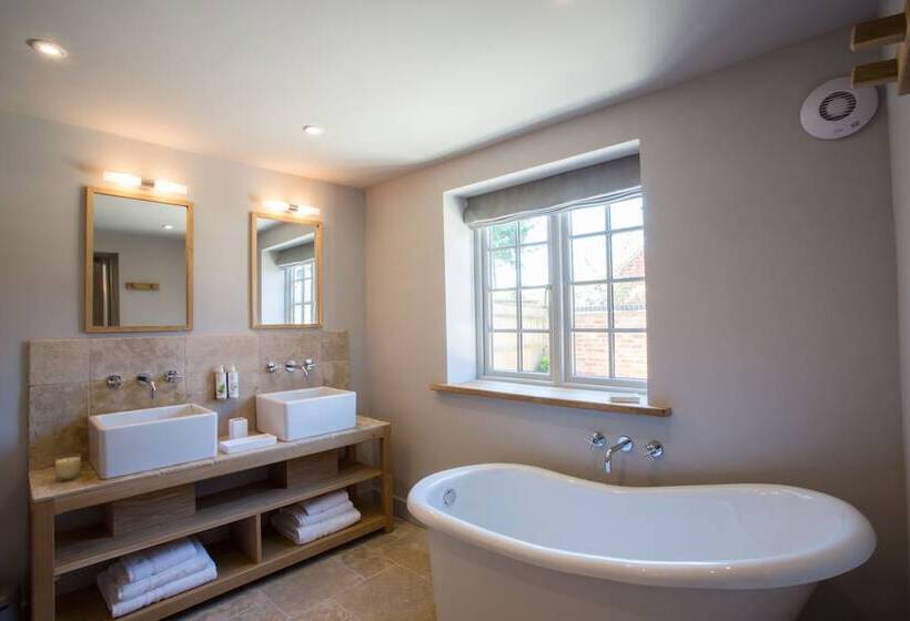 簡易ホテル The Pointer