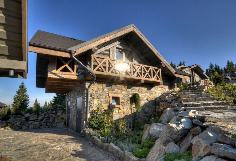 هتل Charlton Estate