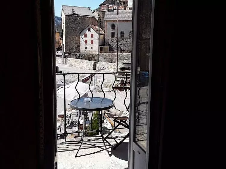 Hotelli Hôtel Du Col De Crous