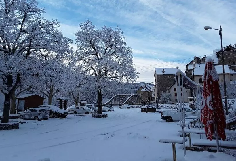 Hotelli Hôtel Du Col De Crous