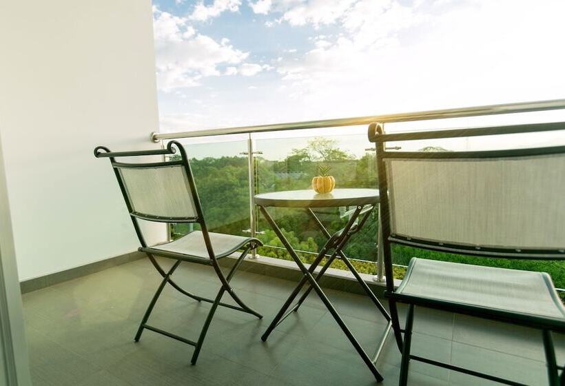 בית מלון כפרי Mayales Plaza