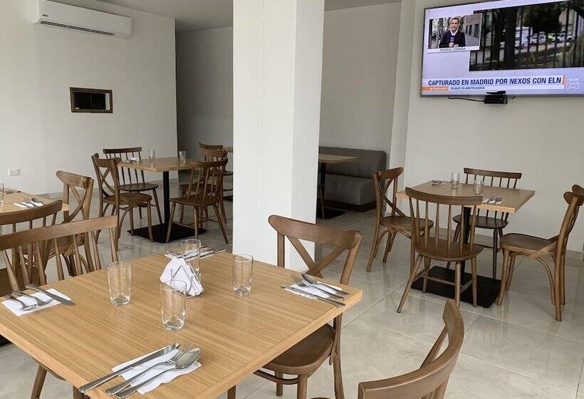 בית מלון כפרי Mayales Plaza