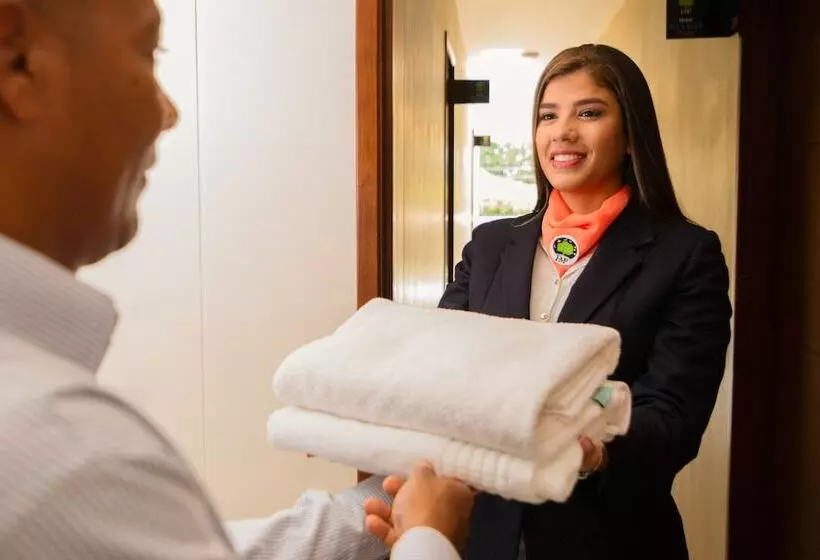 Hotelli Mayales Plaza