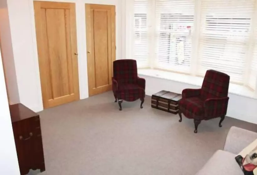 Hotelli Mrs Salisbury S Serviced Accommodation