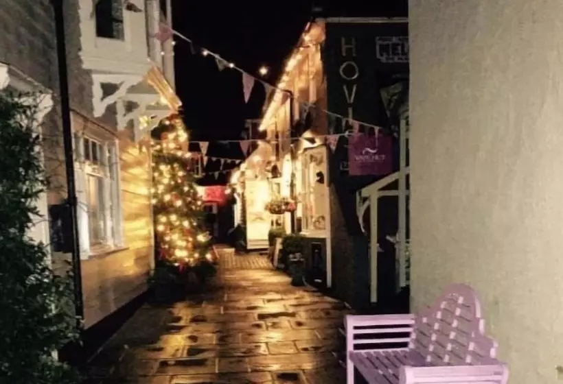 Hotelli Mrs Salisbury S Serviced Accommodation