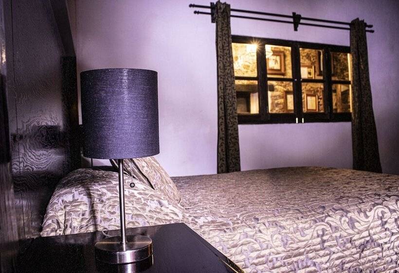 هتل Ruinas Del Real