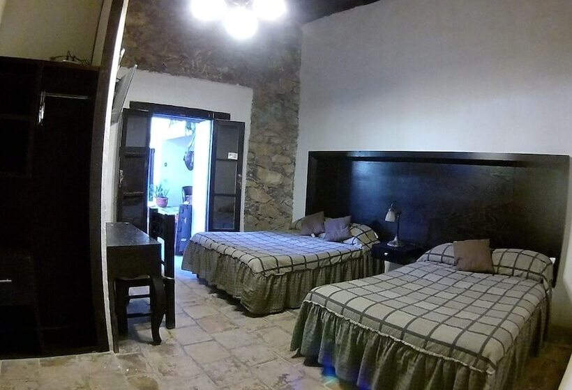 هتل Ruinas Del Real