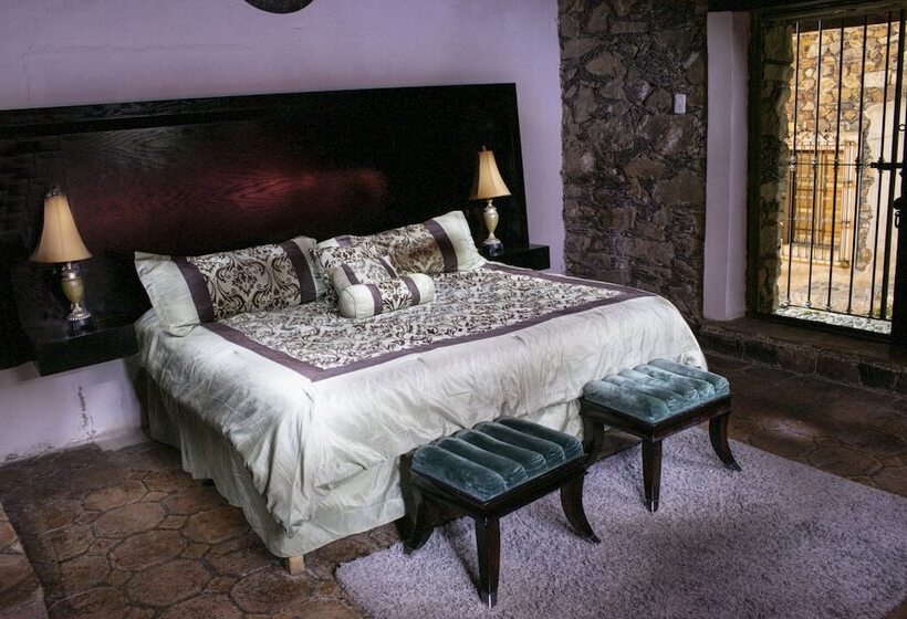 هتل Ruinas Del Real