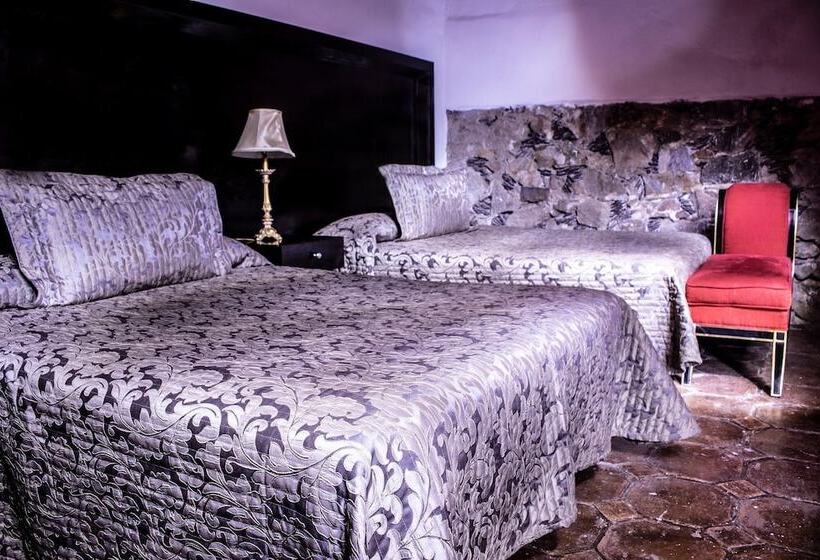 هتل Ruinas Del Real