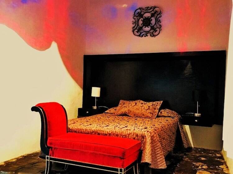 هتل Ruinas Del Real